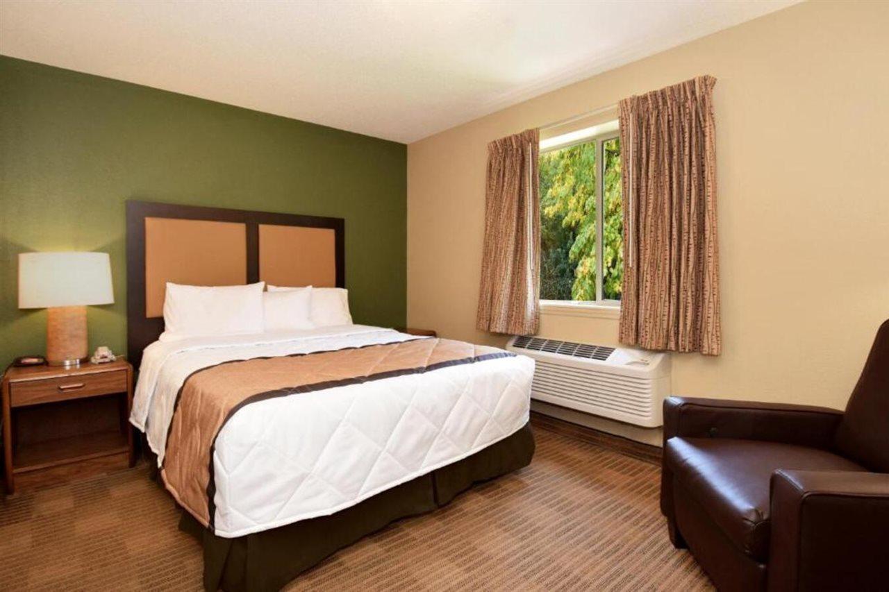 Extended Stay America Select Suites - Raleigh - Rtp - 4610 Miami Blvd Дарем Экстерьер фото