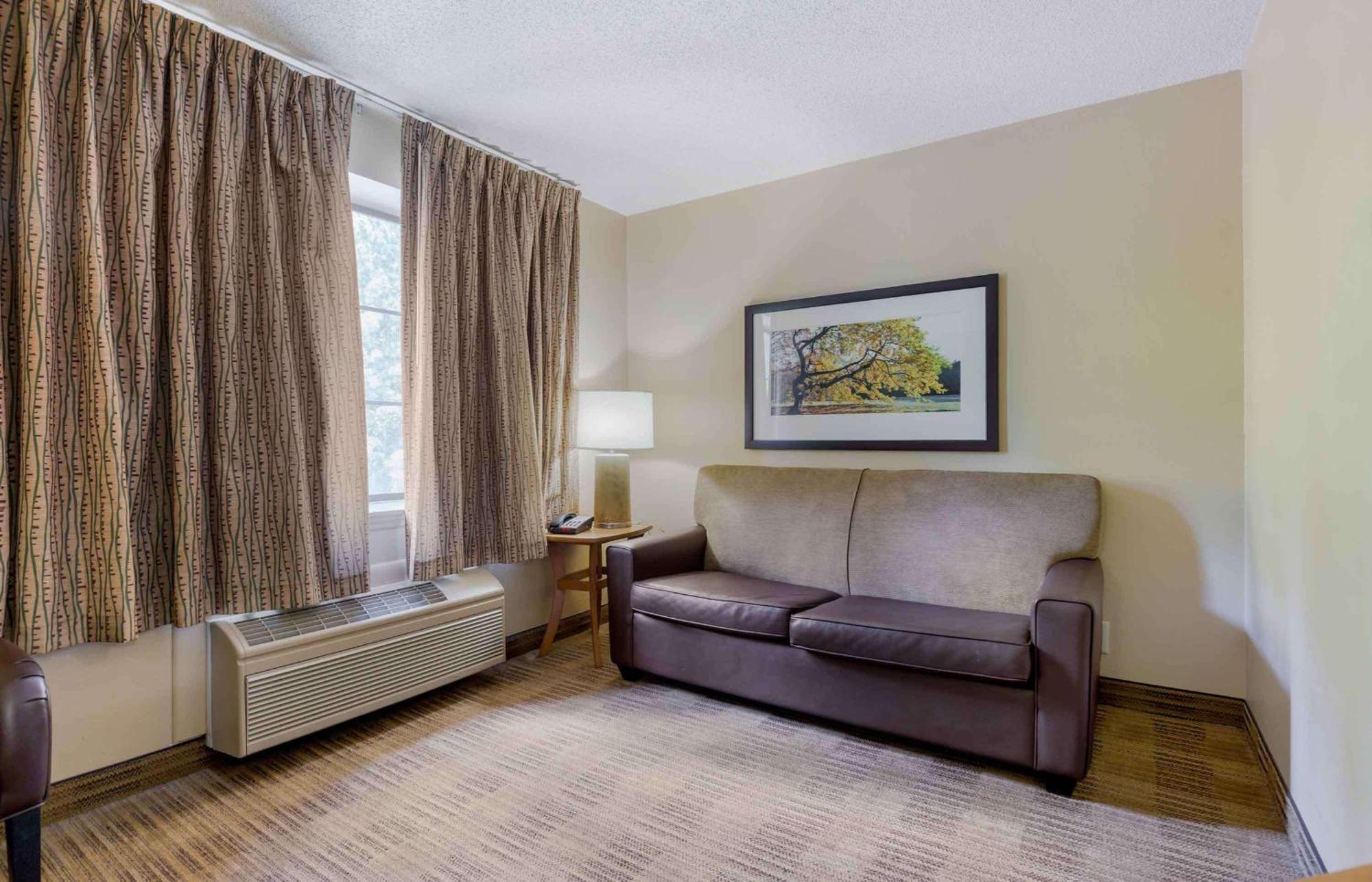 Extended Stay America Select Suites - Raleigh - Rtp - 4610 Miami Blvd Дарем Экстерьер фото