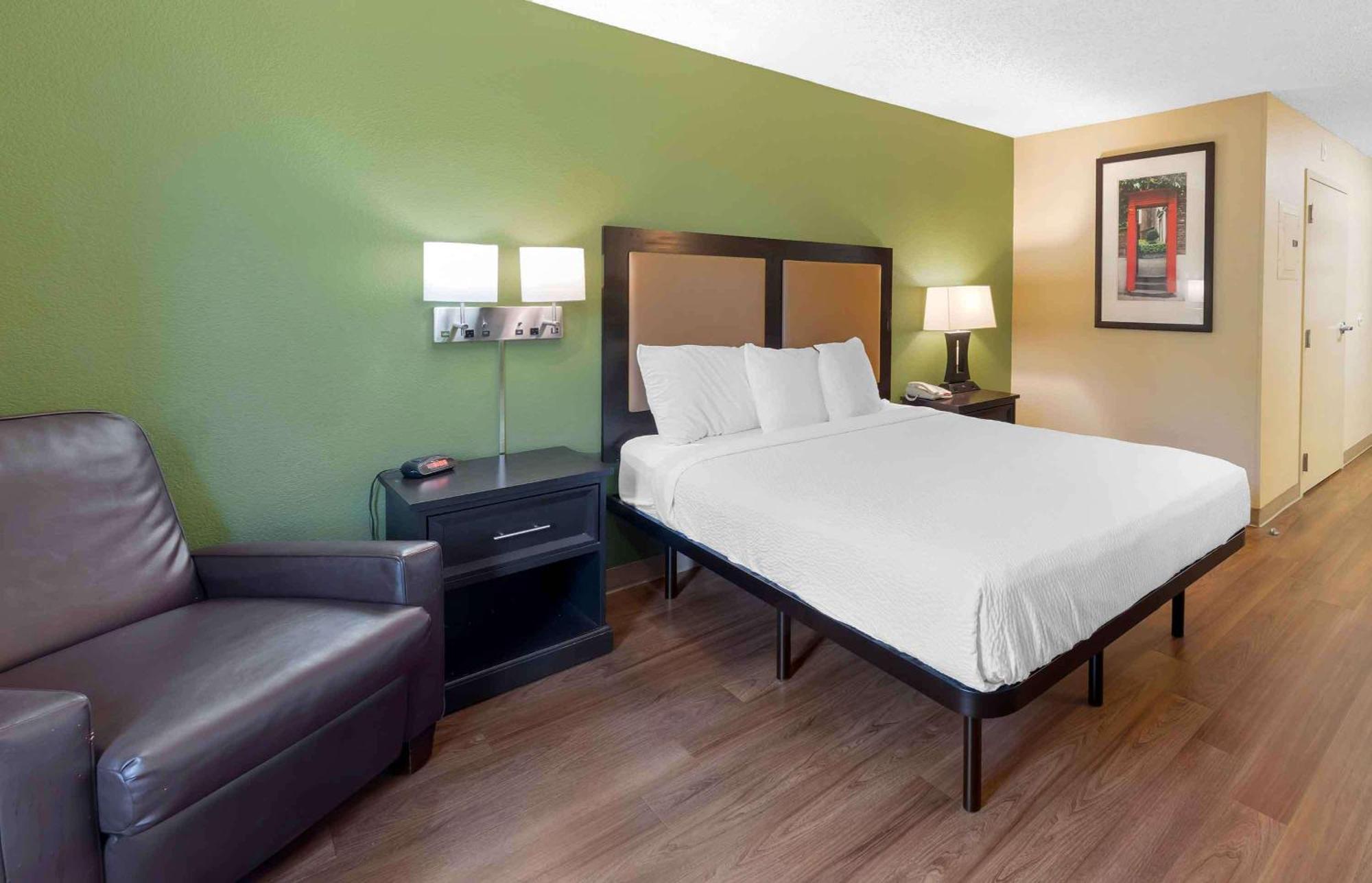 Extended Stay America Select Suites - Raleigh - Rtp - 4610 Miami Blvd Дарем Экстерьер фото