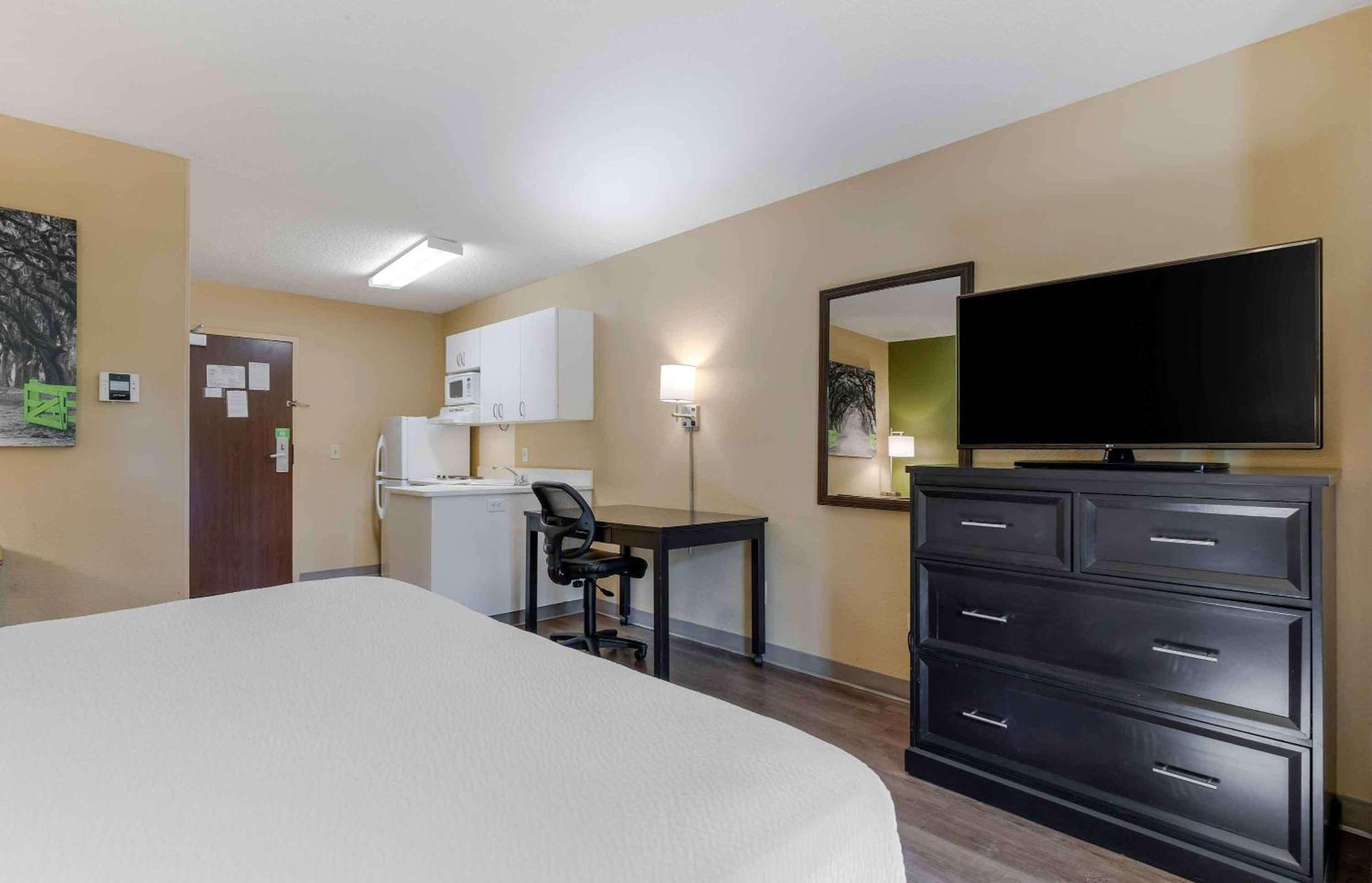 Extended Stay America Select Suites - Raleigh - Rtp - 4610 Miami Blvd Дарем Экстерьер фото