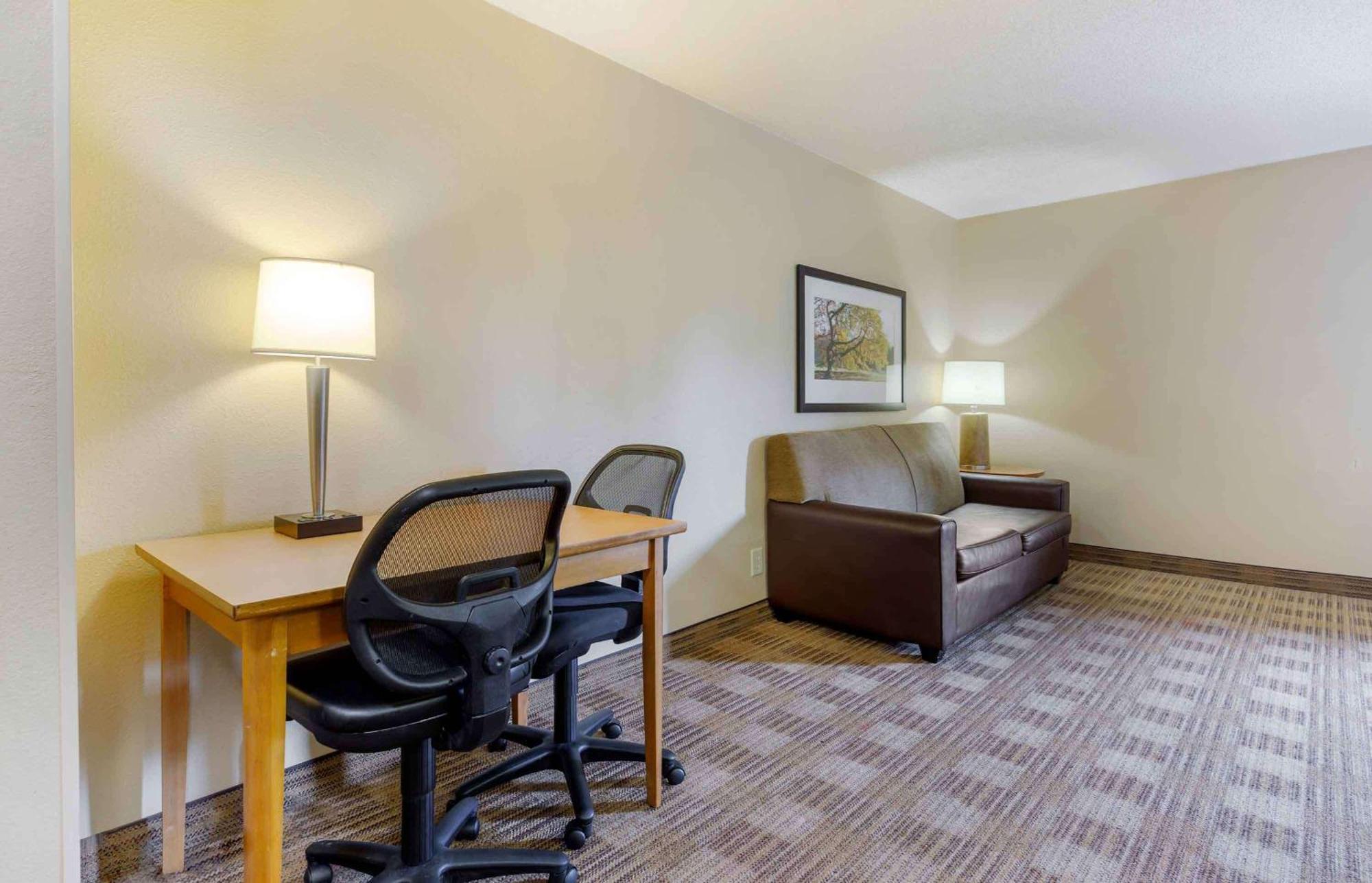 Extended Stay America Select Suites - Raleigh - Rtp - 4610 Miami Blvd Дарем Экстерьер фото