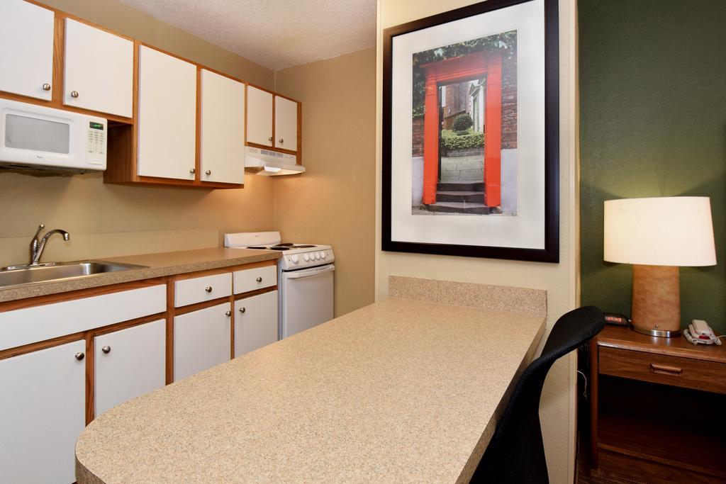 Extended Stay America Select Suites - Raleigh - Rtp - 4610 Miami Blvd Дарем Экстерьер фото