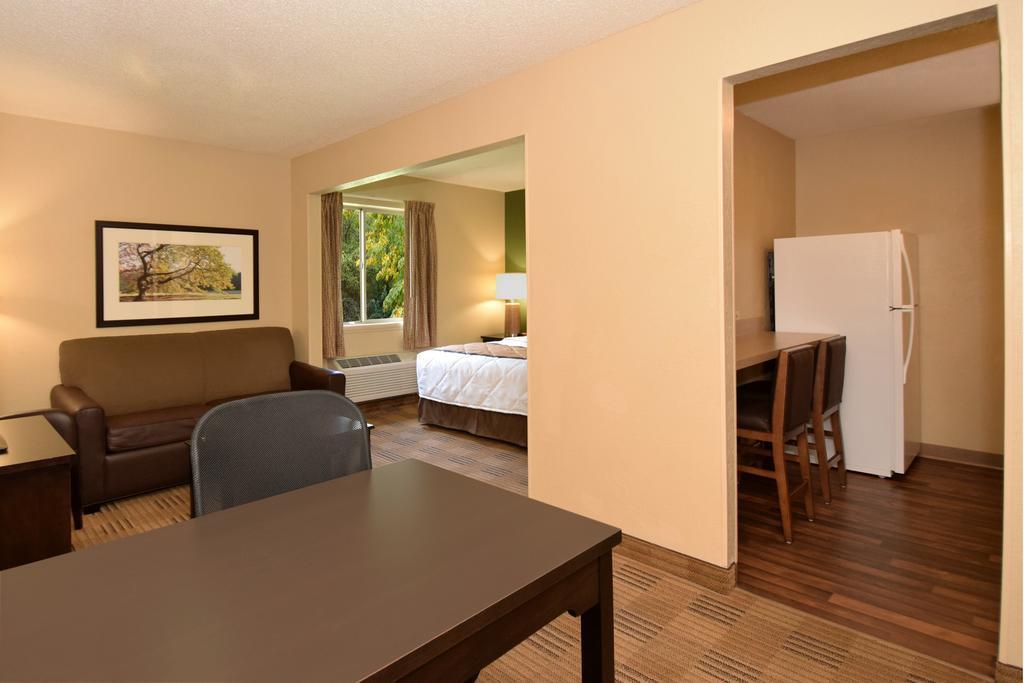 Extended Stay America Select Suites - Raleigh - Rtp - 4610 Miami Blvd Дарем Экстерьер фото