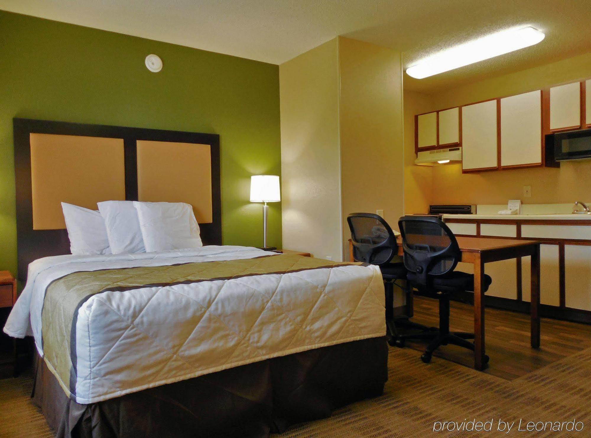 Extended Stay America Select Suites - Raleigh - Rtp - 4610 Miami Blvd Дарем Экстерьер фото